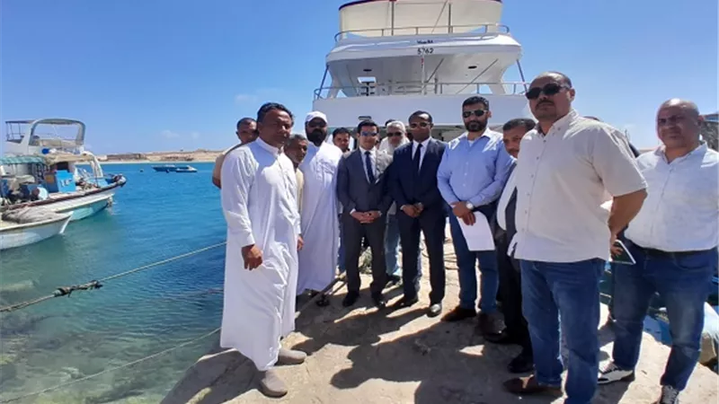 نائب محافظ مطروح يتفقد منطقة الميناء البحري