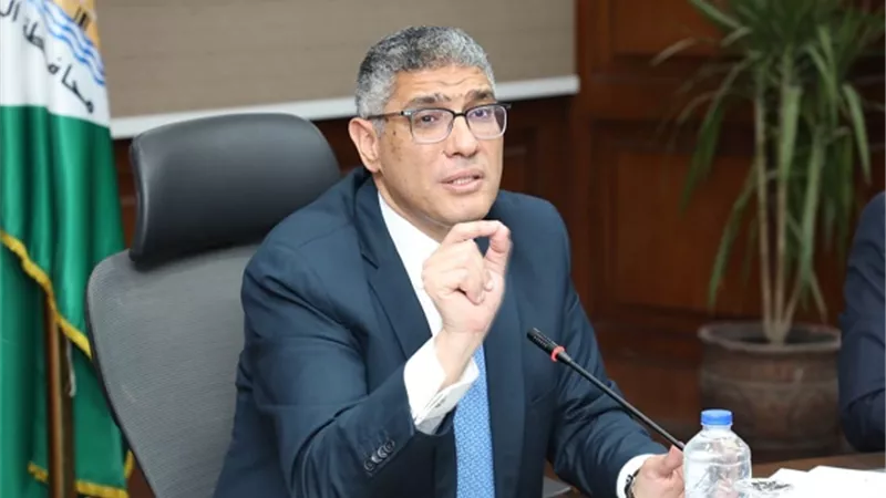 غلق منشأة مخالفة لإعادة تدوير الزيوت المستخدمة بأوسيم