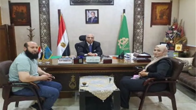 مدير تعليم القليوبية يناقش الصحة الاستعدادات النهائية للإمتحانات