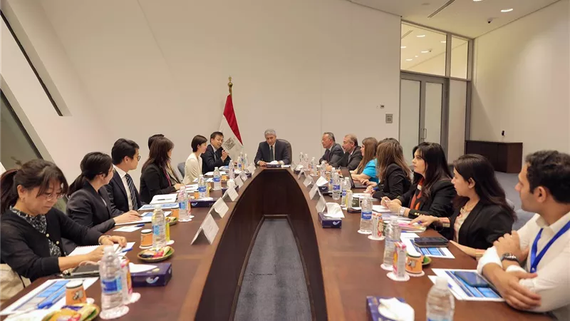 وزير السياحة يلتقي رئيس مكتب هيئة التعاون الدولي اليابانية بمصر