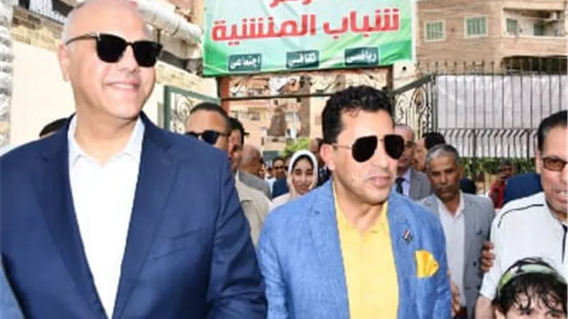 وزير الرياضة ومحافظ القليوبية يفتتحان معمل الابتكار بمركز شباب المنشية