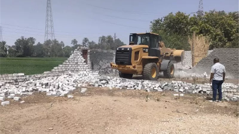إزالة 23 حالة بناء مخالف بمركز أبوتشت
