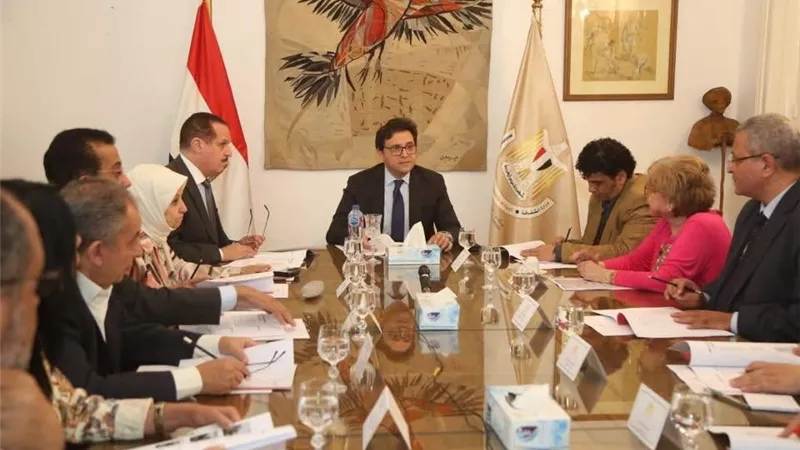 محافظ أسوان يهنئ آية محسن الفائزة بجائزة الدولة للمبدع الصغير