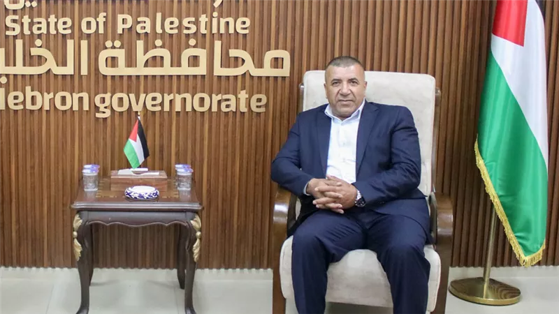 محافظ الخليل: وجودنا في المحافل الدولية رسالة مفادها أن فلسطين لن تموت