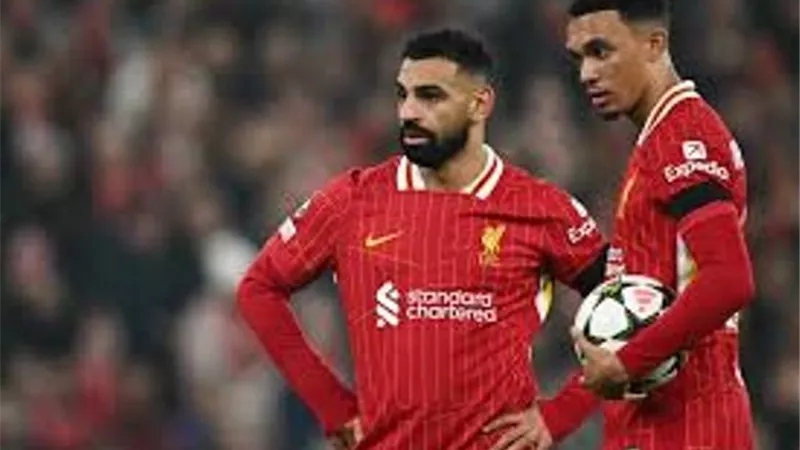 صلاح يوجه اللوم لجماهير ليفربول بسبب ألكسندر أرنولد