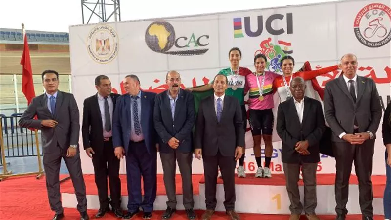 رئيس اللجنة الأولمبية يهنئ اتحاد الدراجات بالتتويج بلقب البطولة الأفريقية للمضمار