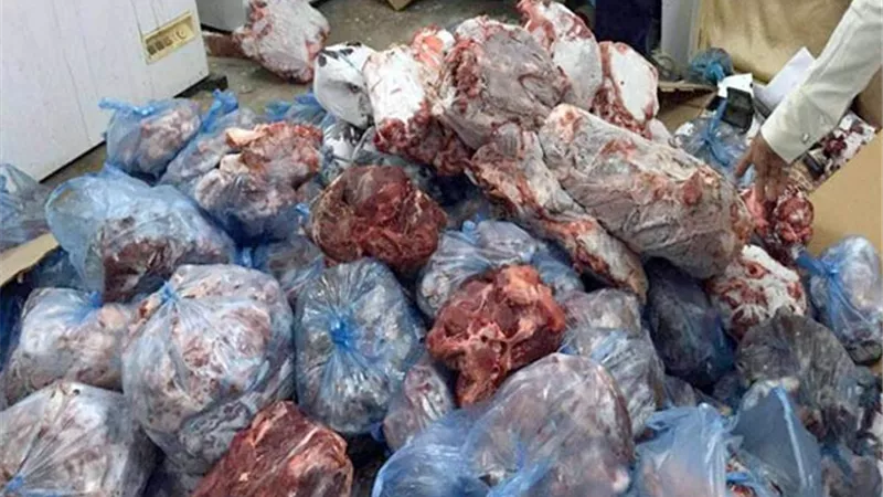 ضبط 350 كيلو لحوم ودواجن وأسماك مدخنة فاسدة في حملات بالغربية