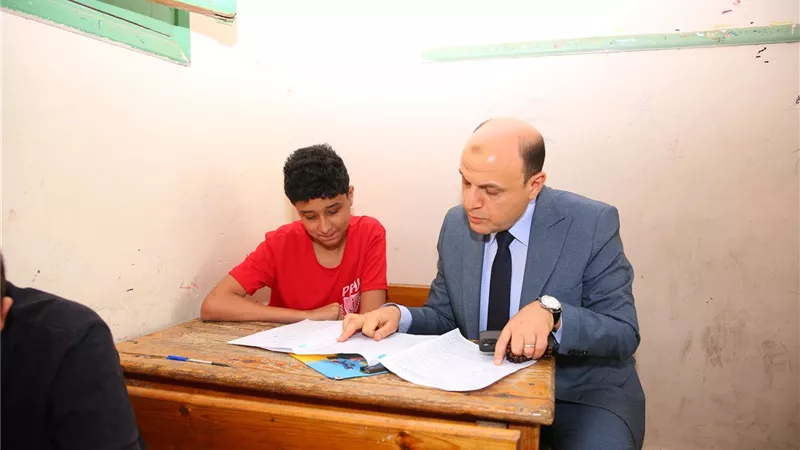 عبد المعطى يتفقد لجان امتحانات الشهادة الإعدادية الأزهرية