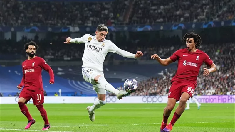 صراع ثنائي بين ريال مدريد وليفربول على موهبة أياكس