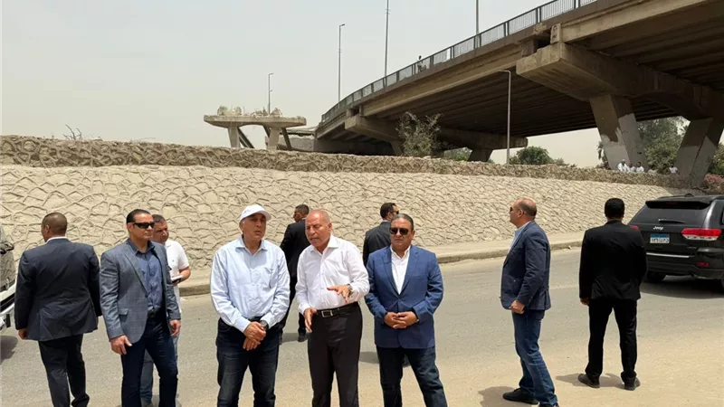 رئيس الوزراء يتابع سير الأعمال بمحيط منطقة السيدة عائشة