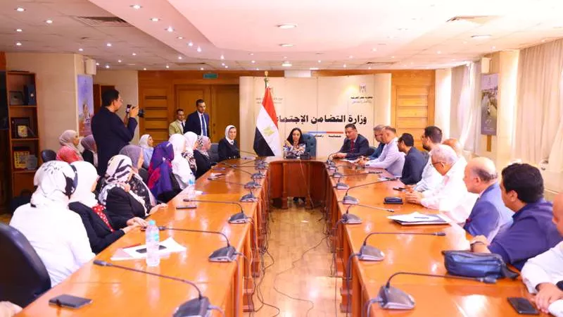 وزيرة التضامن تلتقي أعضاء البعثة الإشرافية لحج الجمعيات الأهلية بالوزارة