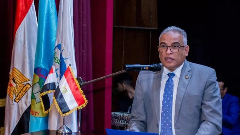 بعد اصابة 35 طالب رئيس الجامعة يقرر احالة المتسبب للتحقيق