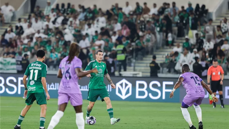 الأهلي يكتسح الخلود برباعية مثيرة في الدوري السعودي