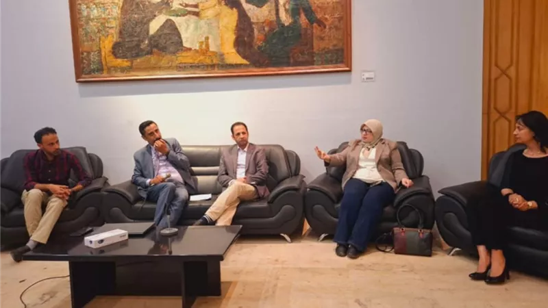 قطاع الفنون التشكيلية يُكرم القائمين على النشاط المتحفي