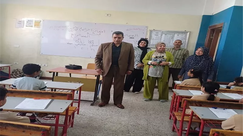 مدير تعليم الخانكة يتابع الامتحانات بمدارس الجبل الأصفر