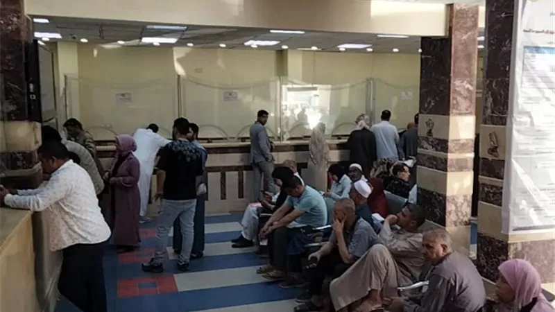 فتح باب التقدم لتراخيص الشماسي بشواطي مطروح