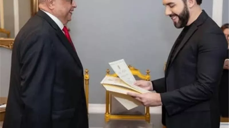 رئيس السلفادور يرحب بفتح قنوات اتصال وتفعيل التعاون بين مصر وبلاده