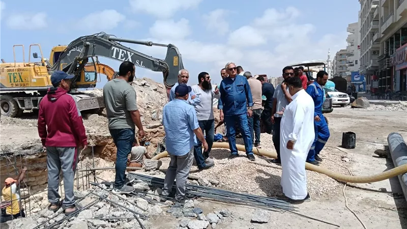 رئيس شركة مياه مطروح يتفقد مشروع تطوير كورنيش مطروح