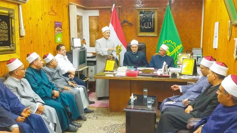 اوقاف القليوبية تكرم مدير المتابعة لجهوده