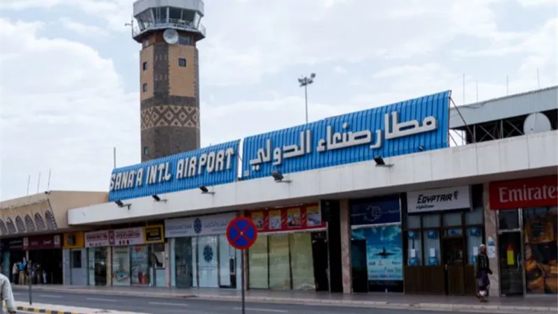 الحوثي يعلن استئناف العمل في مطار صنعاء بعد توقفه بسبب ضربات إسرائيل