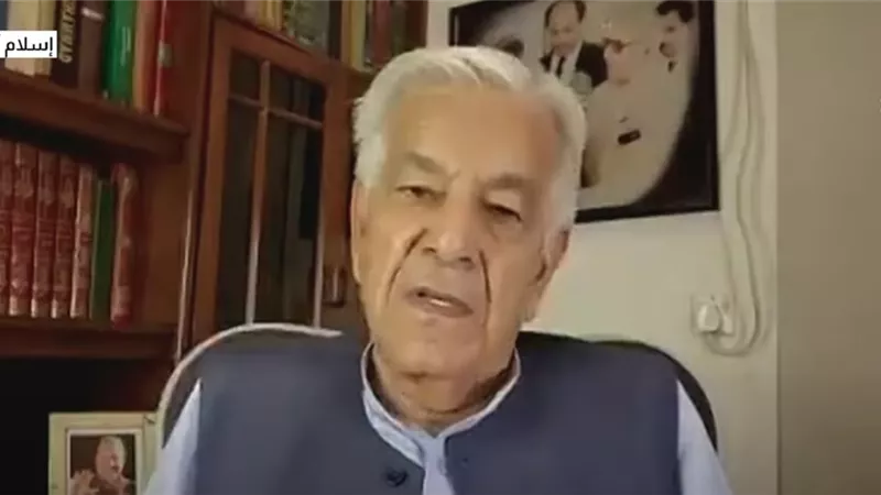 وزير الدفاع الباكستاني: لن نبدأ بمواجهة نووية لكن سنرد بالمثل إذا فُرض علينا هذا الخيار