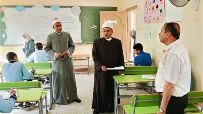 الهوارى يتفقد لجان إمتحانات الشهادتين الابتدائية والإعدادية