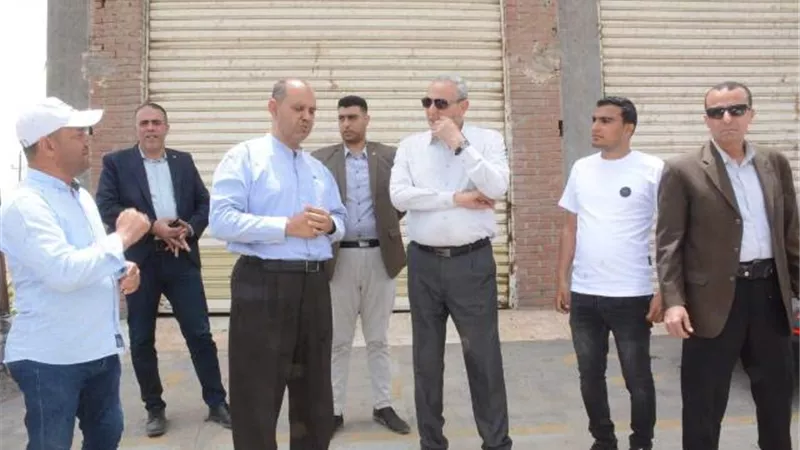 محافظ الغربية يتابع تطوير مصرف الزهار والإشغالات بقطور.. بالصور
