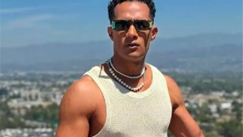 محمد رمضان يروج لاغنيته الجديدة 