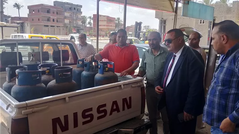 ضبط مخزن تعبئة كلوبات غاز مستخدما الاسطوانات المنزلية