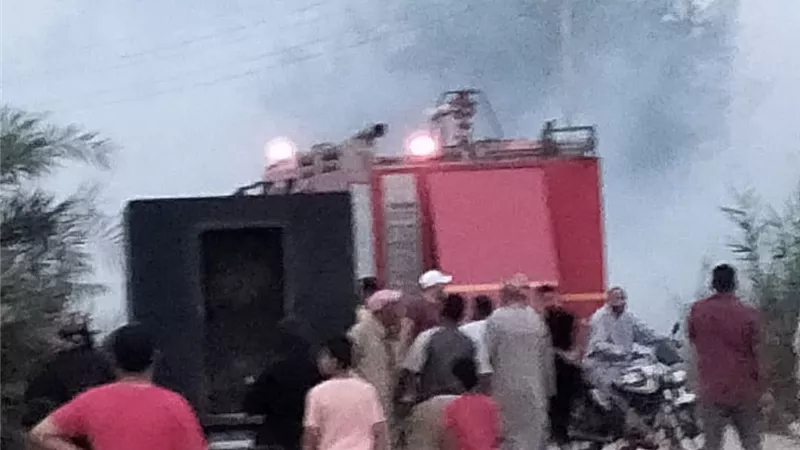 الحماية المدنية بالسويس تسيطر علي حريق مخلفات زراعية