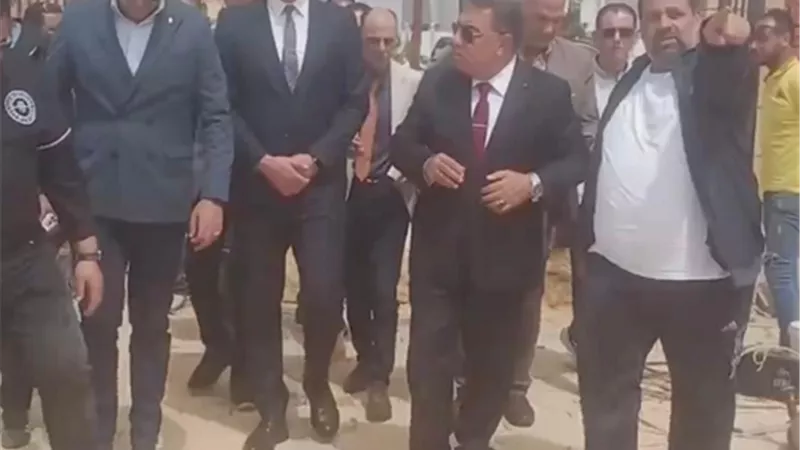 محافظ الدقهليه فى زياره بنادى المنصوره بجمصه