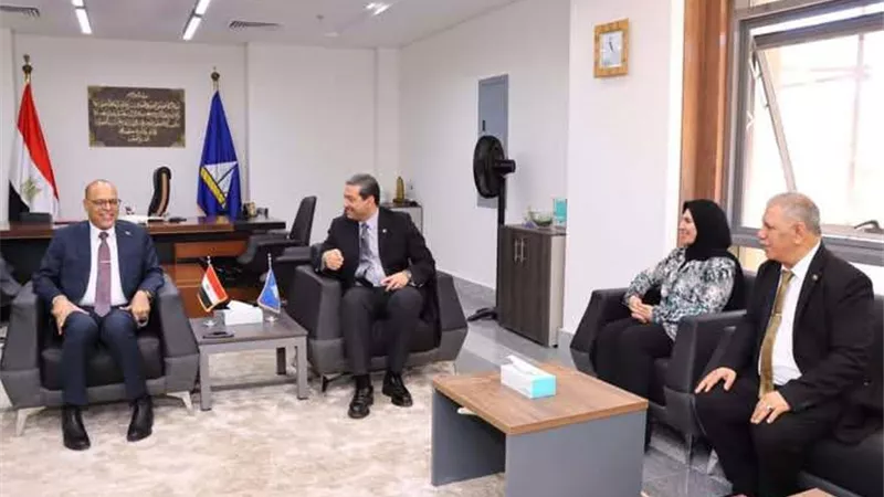 محافظ دمياط يبحث مع وزير العمل مخطط إطلاق فرص تدريبية بالمجان