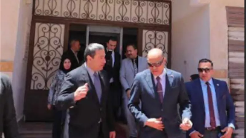 وزير العمل ومحافظ دمياط يتفقدان مبنى مديرية العمل بدمياط