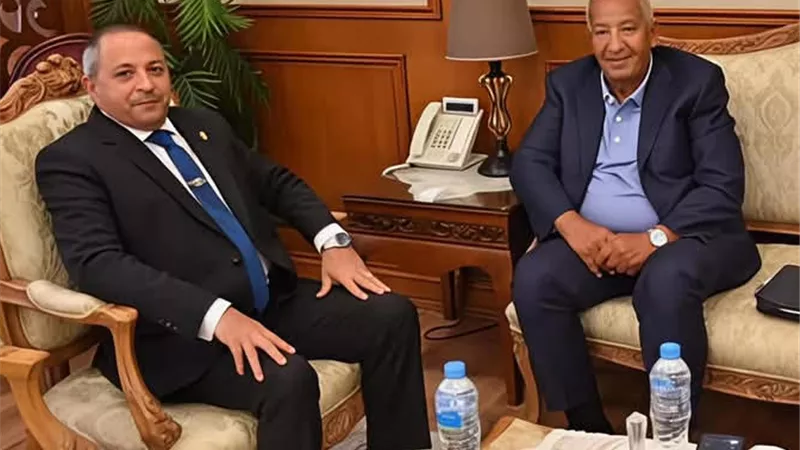 كامل أبو علي يستقيل من رئاسة النادي المصري