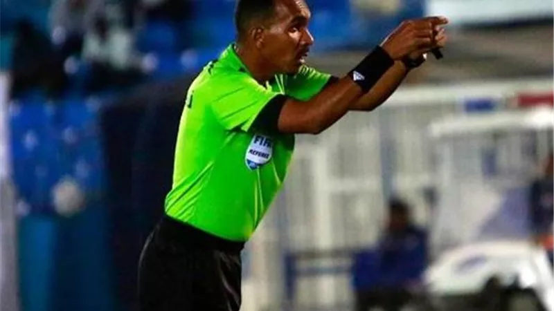 السوداني محمود إسماعيل حكما لمباراة بيراميدز ضد صن داونز