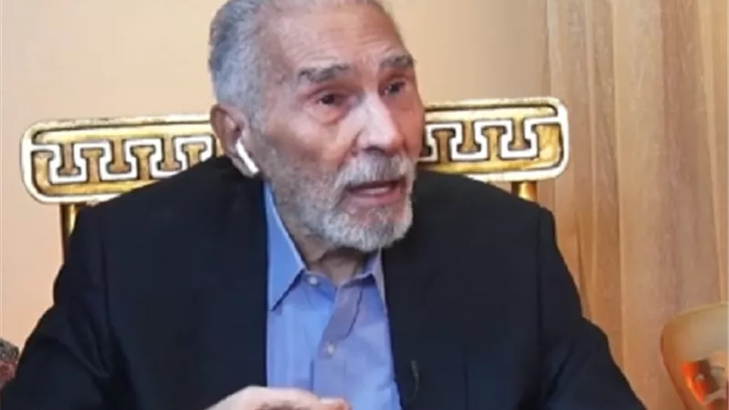 نجل عبدالرحمن أبو زهرة يعلن اعتزال والده الفن بشكل نهائي