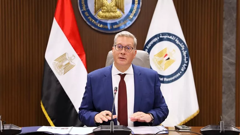 بدوي يشيد بأداء فرق عمل الفرعونية للبترول بشأن السلامة والصحة المهنية