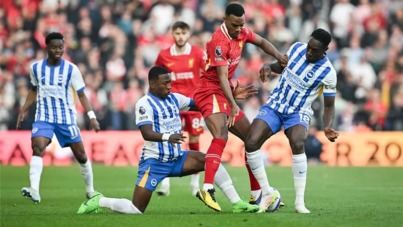 ليفربول ينهى الشوط الاول أمام برايتون بالتقدم بهدفين
