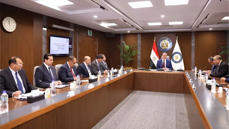 بدوي: الاستفادة من تجارب تطبيق الذكاء الاصطناعي في إدارة الحقول