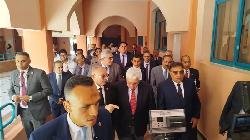 وزير التعليم العالي يعقد اجتماع المجلس الاعلي للمعاهد العليا