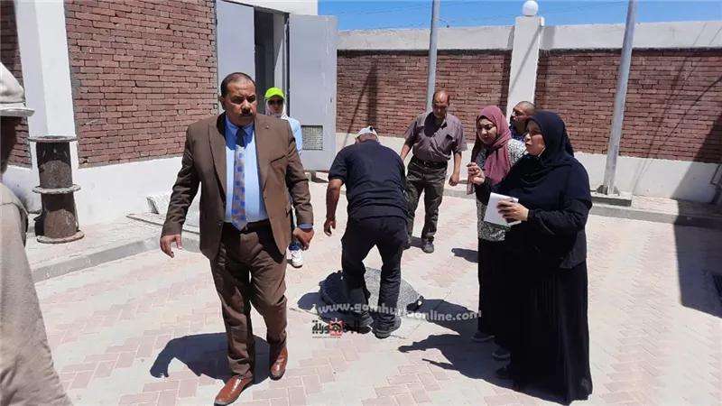 رئيس مياه دمياط يتفقد مشروعات 