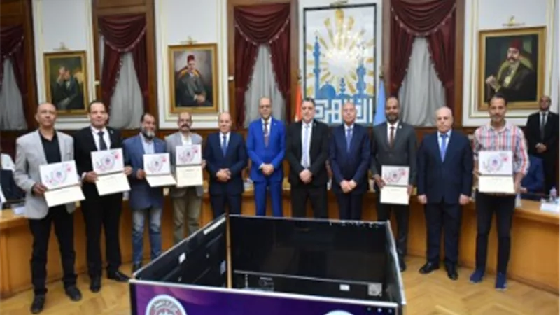 وزير العمل ومحافظ القاهرة يكرمان 