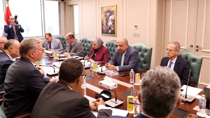 وزيرا البترول والكهرباء يستعرضان خطة العمل لاستقرار الطاقة الكهربائية