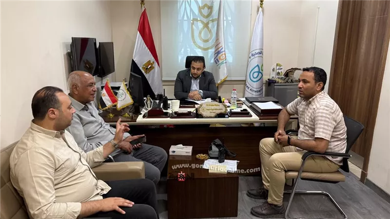 مدير فرع الرعايةالصحيةبالأقصر يبحث تطوير الخدمات مع نواب البرلمان