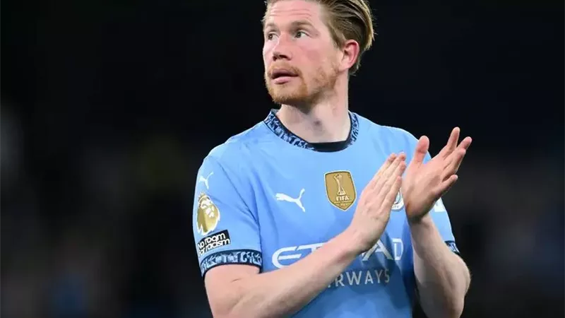 ملعب الاتحاد يودع أسطورة مانشستر سيتي كيفن دي بروين- فيديو