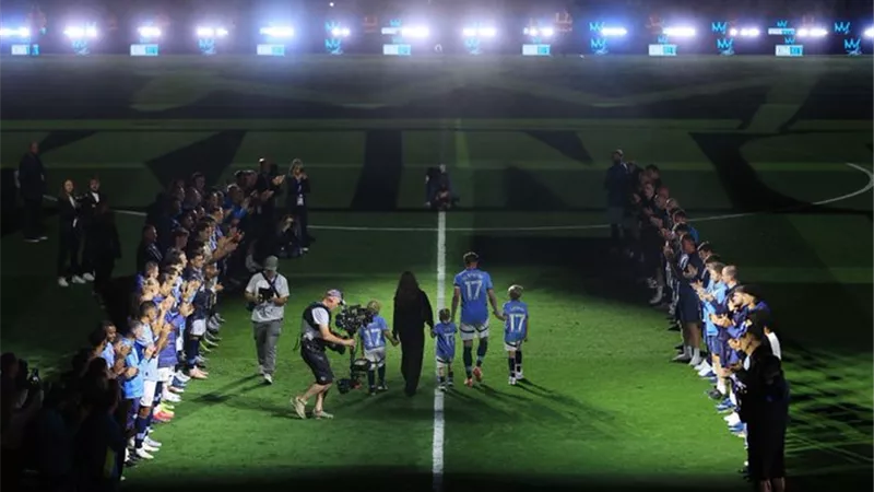 لحظات كيفين دي بروين الأخيرة في ملعب الاتحاد .. شاهد بالفيديو