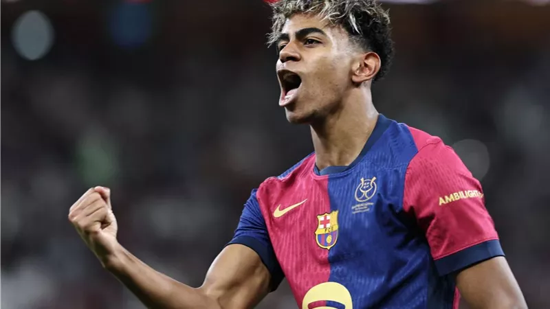 لامين يامال يطلب الحصول على أعلى راتب في برشلونة