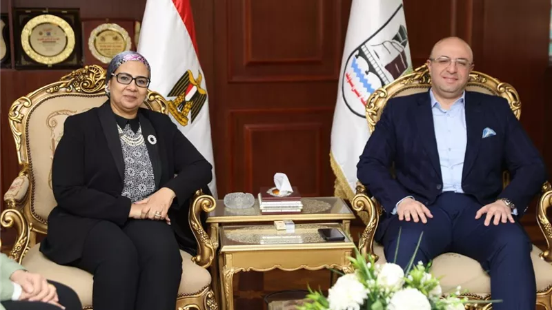 رئيسة القومي للمرأة ومحافظ بني سويف يبحثان التعاون المشترك