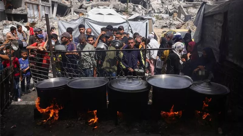 غارات إسرائيلية مكثفة على غزة.. القتلى والجرحى في ارتفاع