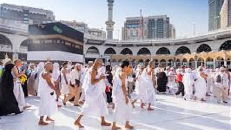 وضع كريمات لمنع تساقط الشعر فى الحج هل توجبُ الفدية